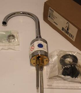 116.430.ab.1 Chicago Faucets - Hytronic Deck Mount Electronic Faucet Chrome 116.430.ab.1 Chicago Faucets - Hytronic Deck Mount Electronic Faucet Chrome