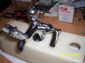Kohler K-7520 Drinking Fountain Bubbler W. Faucet Rebuilt And Tested Slightly Used