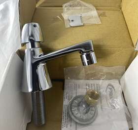 Proflo Pfxm324 Single Hole Metering Bathroom Sink Faucet Chrome Brand New