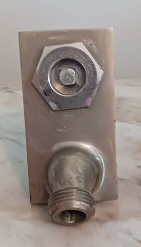 Zurn Z-1315 -1 Inch X 8 Commercial Non-freeze Hydrant